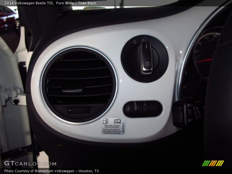 Pure White / Titan Black 2014 Volkswagen Beetle TDI