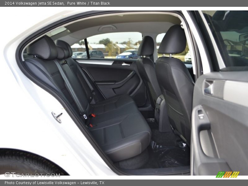 Pure White / Titan Black 2014 Volkswagen Jetta SE Sedan