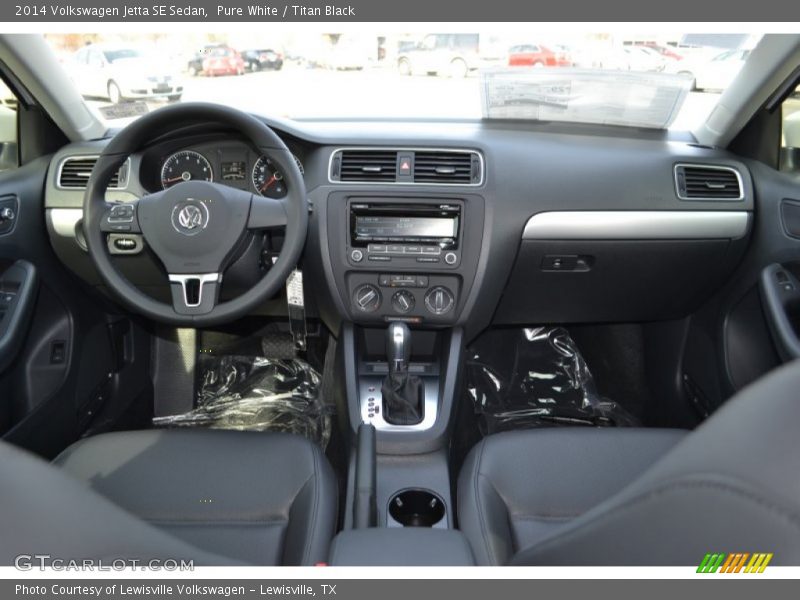 Pure White / Titan Black 2014 Volkswagen Jetta SE Sedan