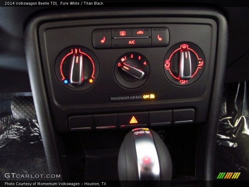 Pure White / Titan Black 2014 Volkswagen Beetle TDI