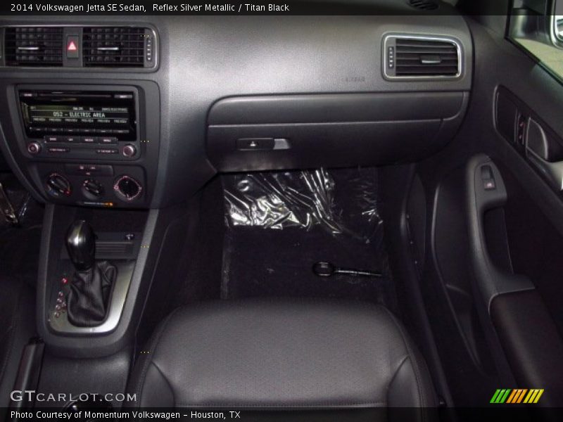 Reflex Silver Metallic / Titan Black 2014 Volkswagen Jetta SE Sedan
