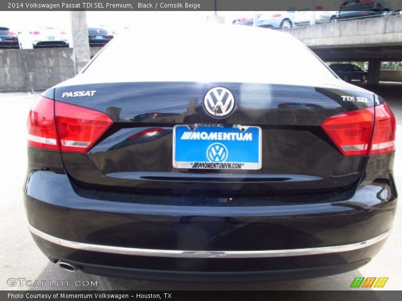 Black / Cornsilk Beige 2014 Volkswagen Passat TDI SEL Premium