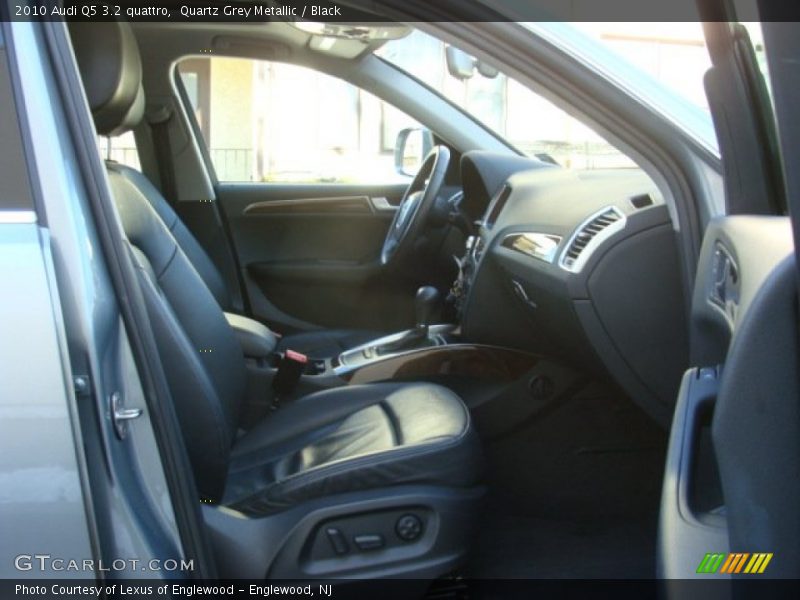 Quartz Grey Metallic / Black 2010 Audi Q5 3.2 quattro