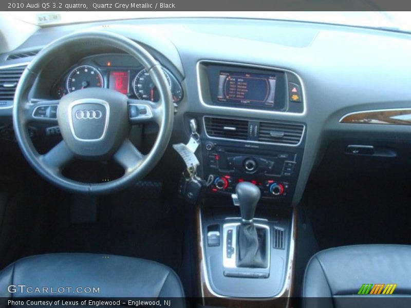 Quartz Grey Metallic / Black 2010 Audi Q5 3.2 quattro