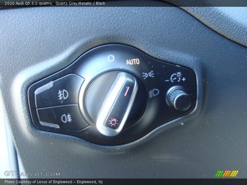 Quartz Grey Metallic / Black 2010 Audi Q5 3.2 quattro