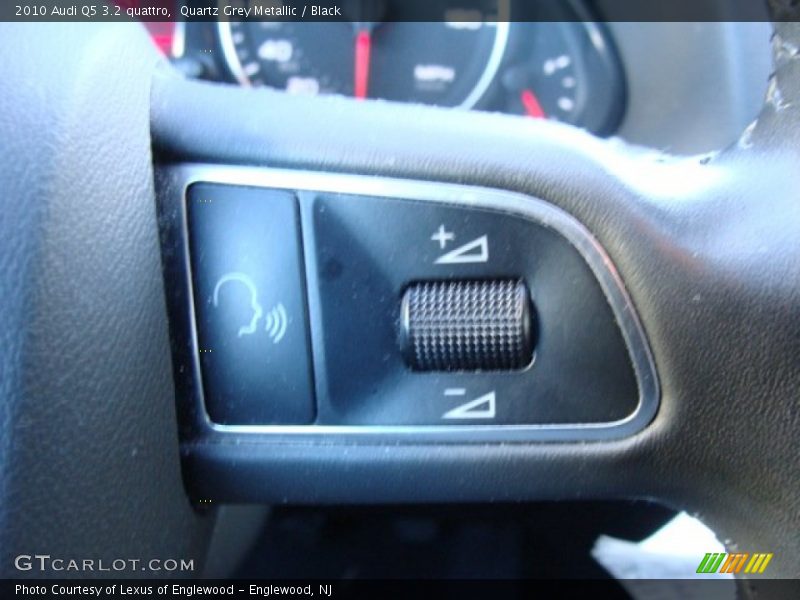 Quartz Grey Metallic / Black 2010 Audi Q5 3.2 quattro
