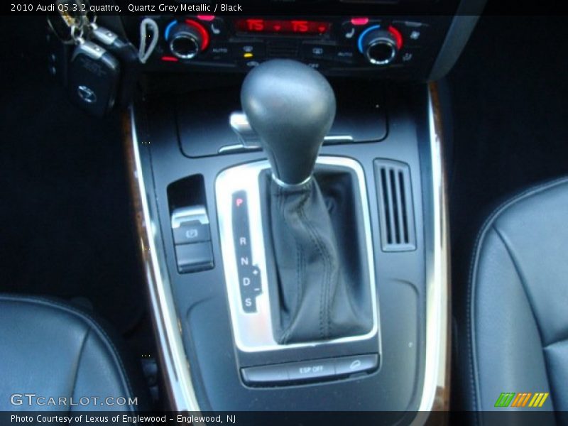 Quartz Grey Metallic / Black 2010 Audi Q5 3.2 quattro