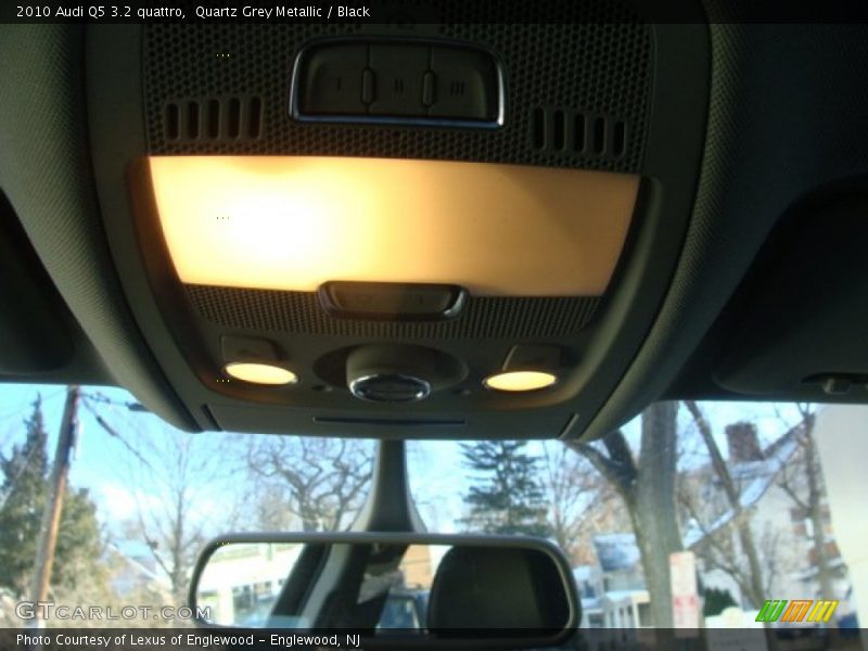 Quartz Grey Metallic / Black 2010 Audi Q5 3.2 quattro