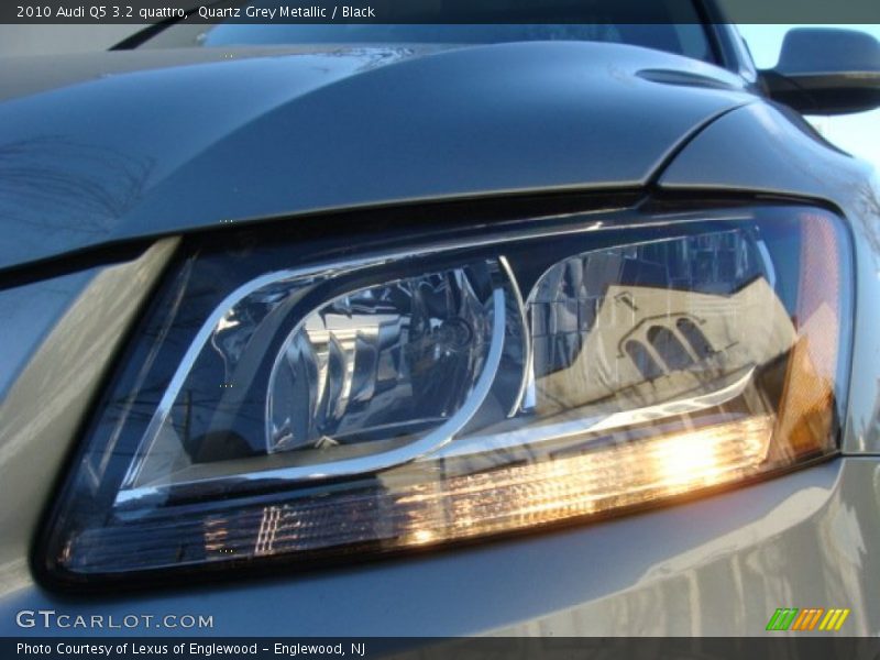 Quartz Grey Metallic / Black 2010 Audi Q5 3.2 quattro