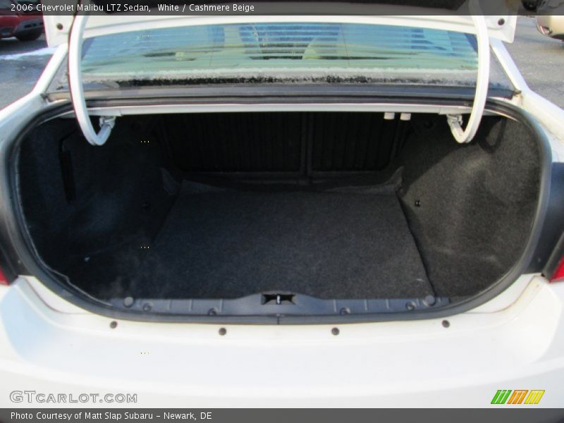 White / Cashmere Beige 2006 Chevrolet Malibu LTZ Sedan