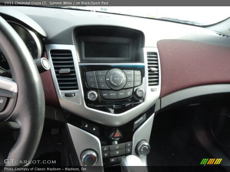 Controls of 2011 Cruze LT