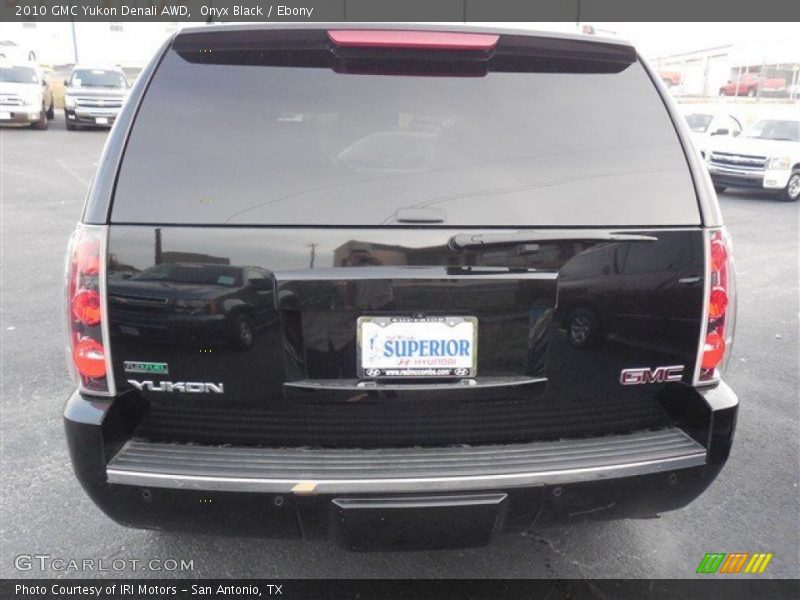 Onyx Black / Ebony 2010 GMC Yukon Denali AWD