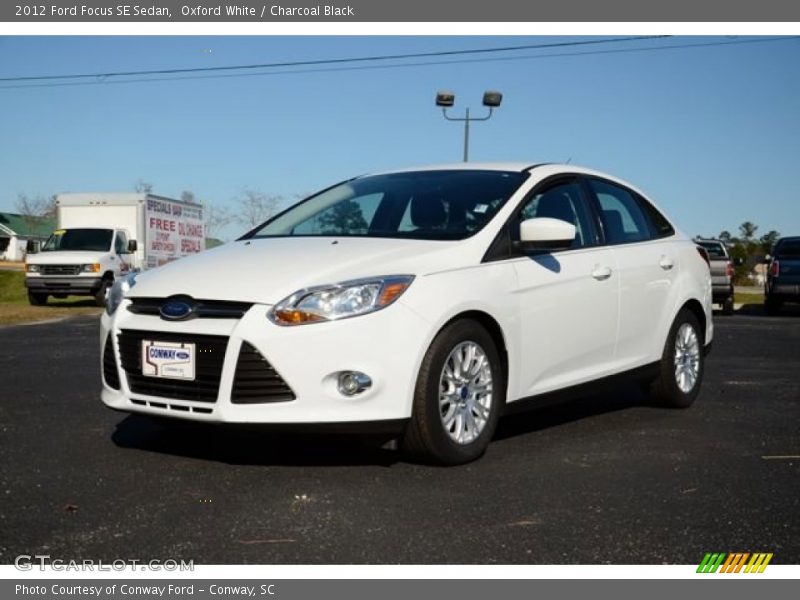 Oxford White / Charcoal Black 2012 Ford Focus SE Sedan