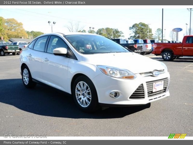 Oxford White / Charcoal Black 2012 Ford Focus SE Sedan