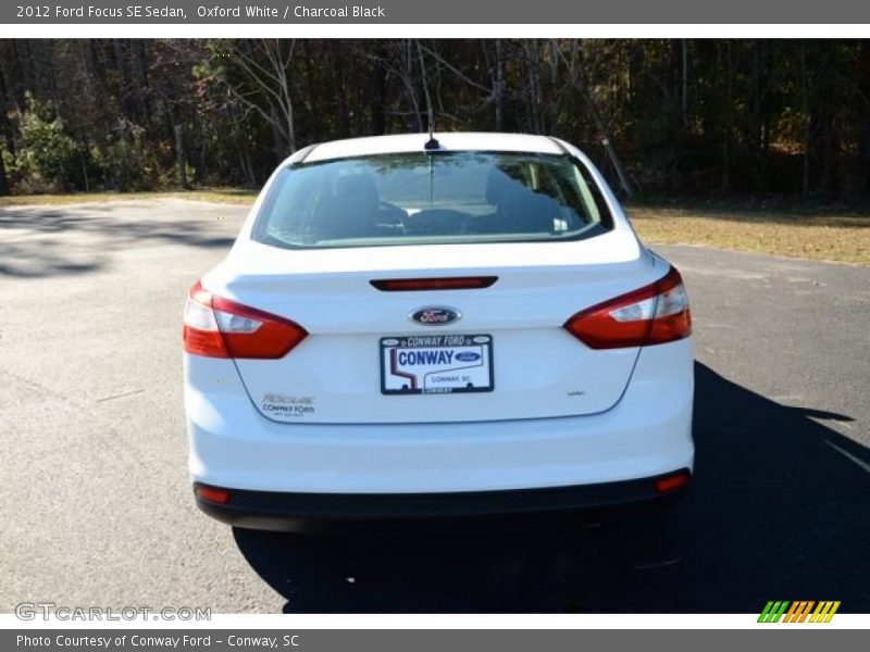 Oxford White / Charcoal Black 2012 Ford Focus SE Sedan