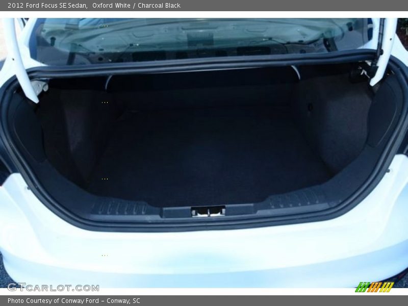 Oxford White / Charcoal Black 2012 Ford Focus SE Sedan