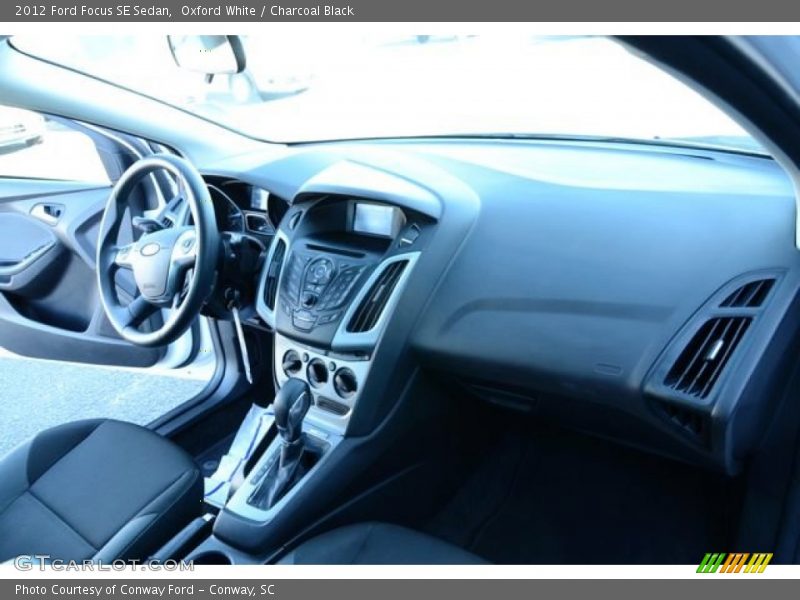 Oxford White / Charcoal Black 2012 Ford Focus SE Sedan