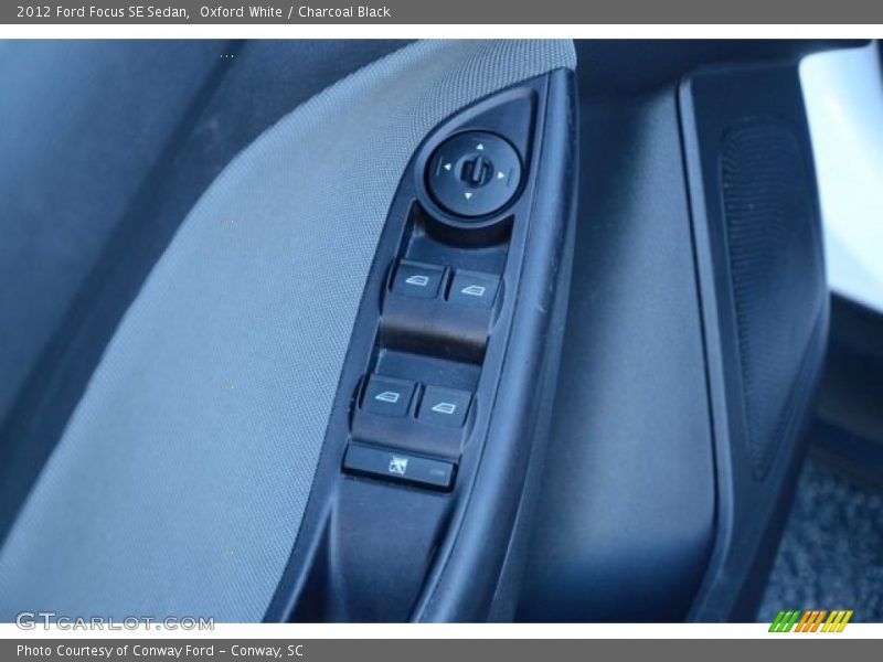 Oxford White / Charcoal Black 2012 Ford Focus SE Sedan