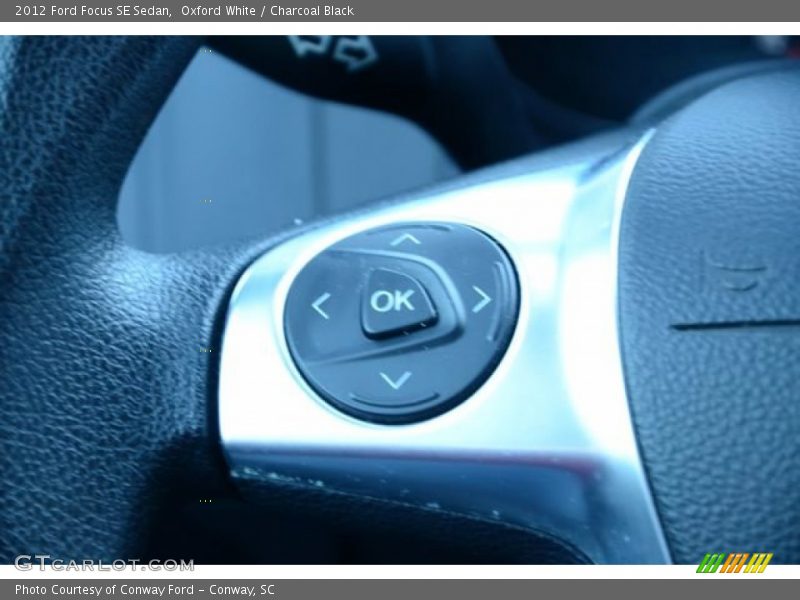 Oxford White / Charcoal Black 2012 Ford Focus SE Sedan