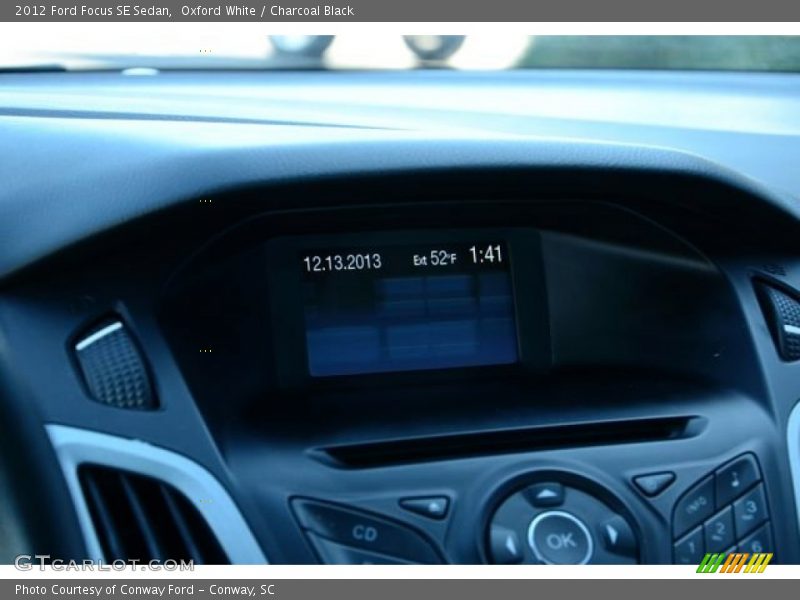 Oxford White / Charcoal Black 2012 Ford Focus SE Sedan