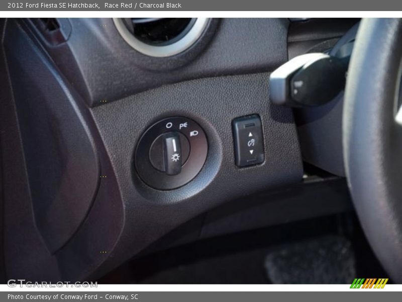 Race Red / Charcoal Black 2012 Ford Fiesta SE Hatchback