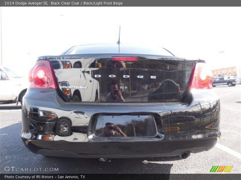 Black Clear Coat / Black/Light Frost Beige 2014 Dodge Avenger SE