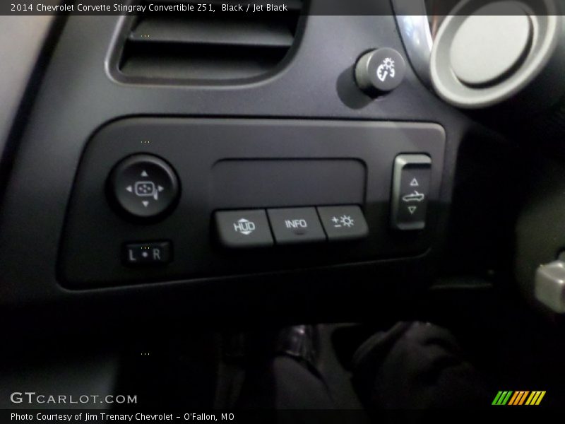 Controls of 2014 Corvette Stingray Convertible Z51