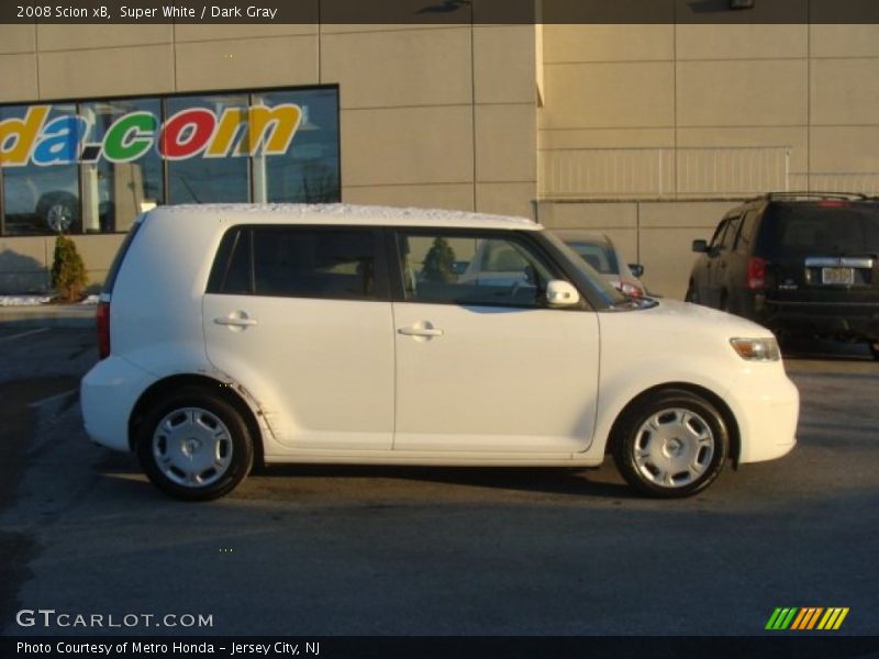 Super White / Dark Gray 2008 Scion xB