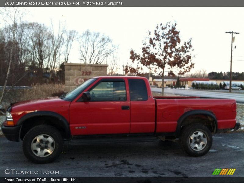 Victory Red / Graphite 2003 Chevrolet S10 LS Extended Cab 4x4