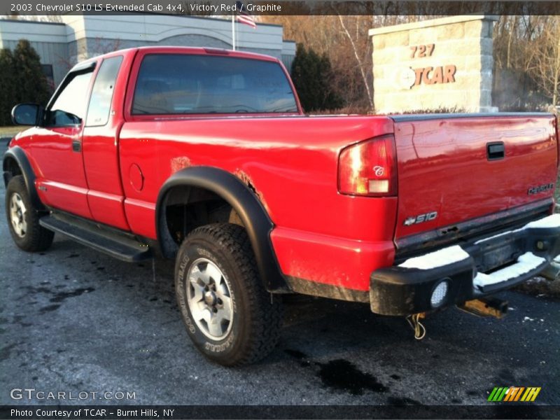 Victory Red / Graphite 2003 Chevrolet S10 LS Extended Cab 4x4