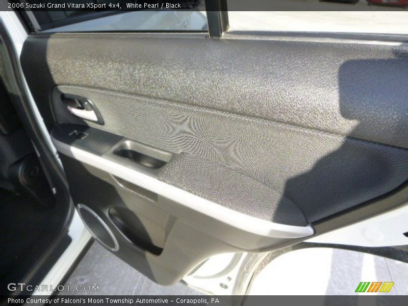 White Pearl / Black 2006 Suzuki Grand Vitara XSport 4x4