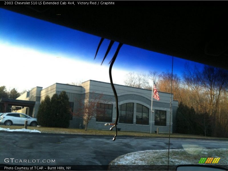 Victory Red / Graphite 2003 Chevrolet S10 LS Extended Cab 4x4