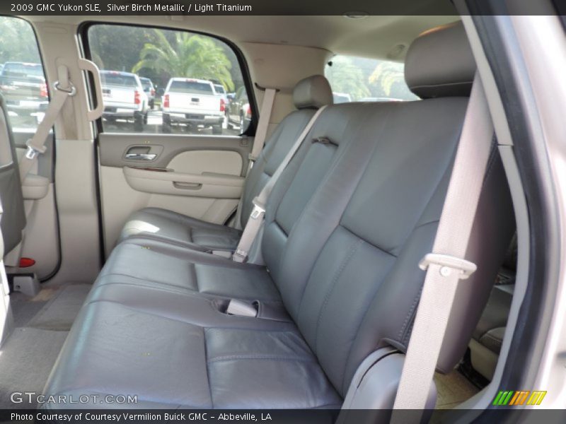 Silver Birch Metallic / Light Titanium 2009 GMC Yukon SLE