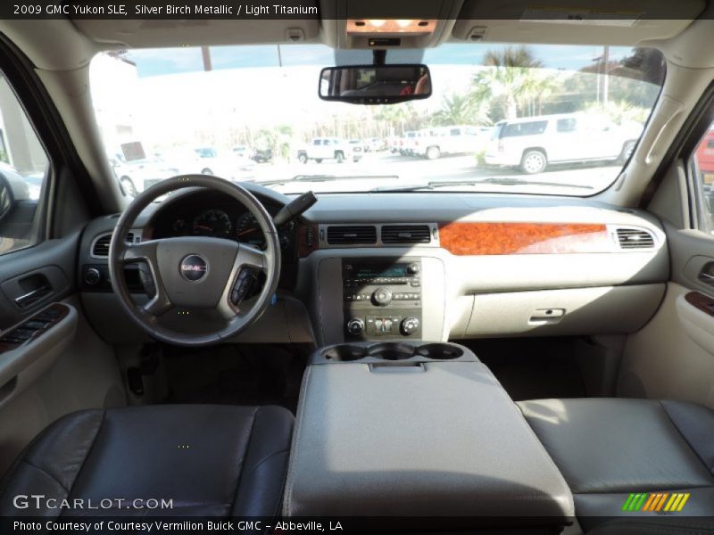 Silver Birch Metallic / Light Titanium 2009 GMC Yukon SLE