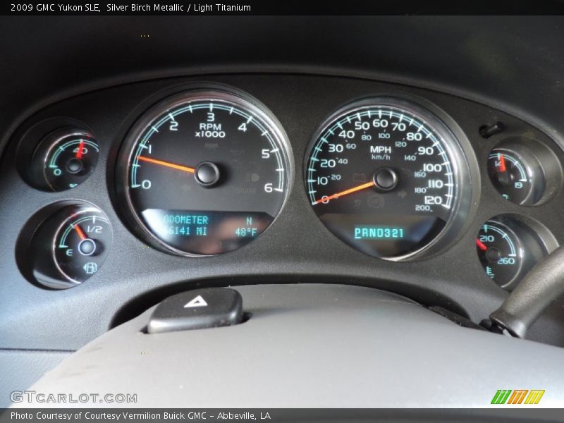 Silver Birch Metallic / Light Titanium 2009 GMC Yukon SLE