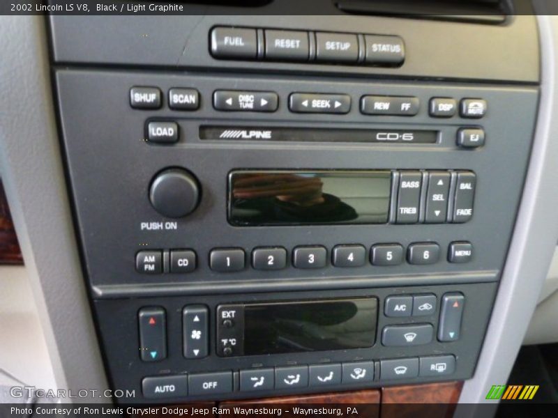 Black / Light Graphite 2002 Lincoln LS V8