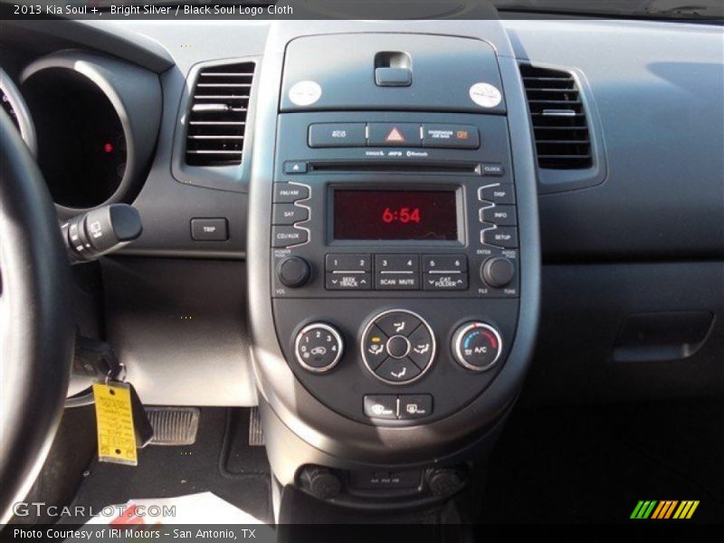 Bright Silver / Black Soul Logo Cloth 2013 Kia Soul +