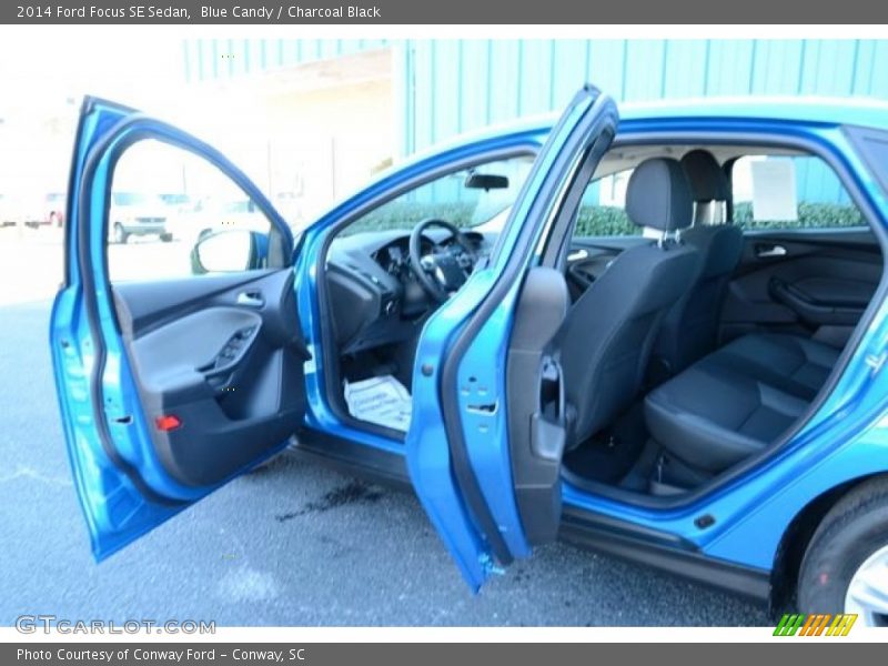Blue Candy / Charcoal Black 2014 Ford Focus SE Sedan