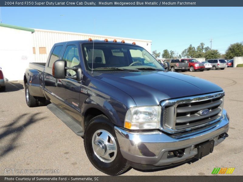 Medium Wedgewood Blue Metallic / Medium Parchment 2004 Ford F350 Super Duty Lariat Crew Cab Dually