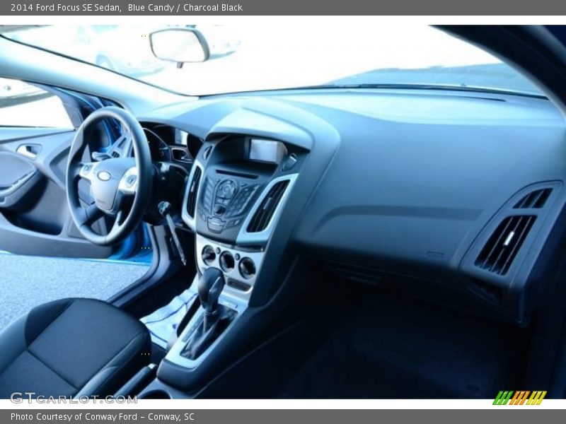 Blue Candy / Charcoal Black 2014 Ford Focus SE Sedan