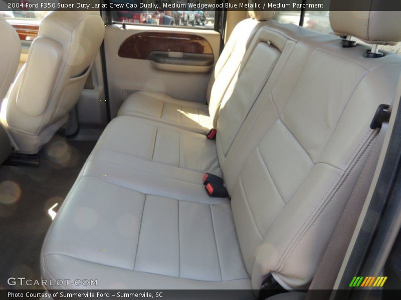 Medium Wedgewood Blue Metallic / Medium Parchment 2004 Ford F350 Super Duty Lariat Crew Cab Dually