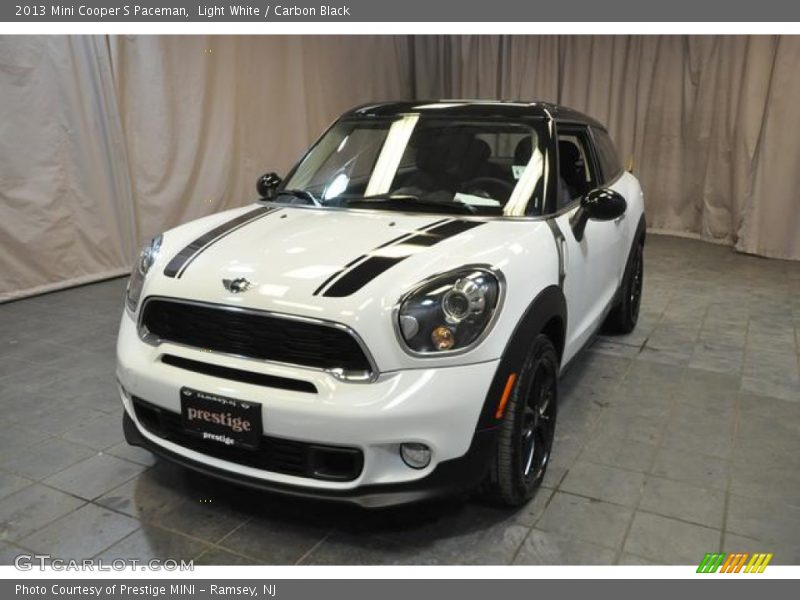 Light White / Carbon Black 2013 Mini Cooper S Paceman