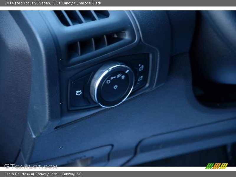 Blue Candy / Charcoal Black 2014 Ford Focus SE Sedan