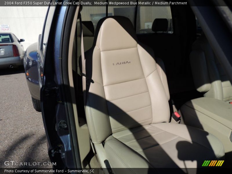 Medium Wedgewood Blue Metallic / Medium Parchment 2004 Ford F350 Super Duty Lariat Crew Cab Dually