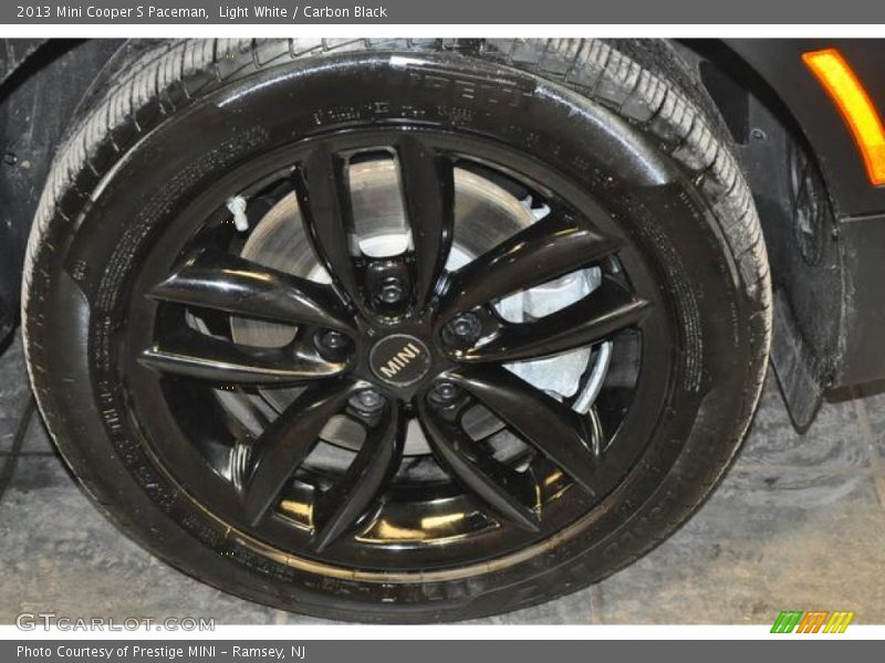 Light White / Carbon Black 2013 Mini Cooper S Paceman