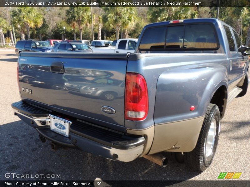 Medium Wedgewood Blue Metallic / Medium Parchment 2004 Ford F350 Super Duty Lariat Crew Cab Dually