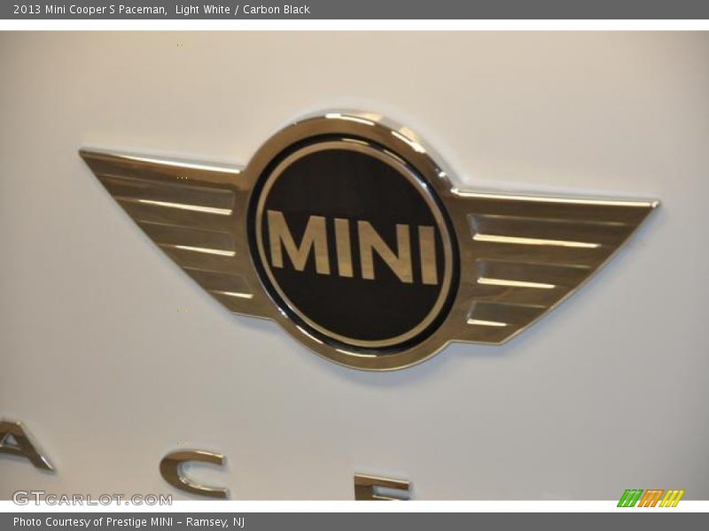 Light White / Carbon Black 2013 Mini Cooper S Paceman