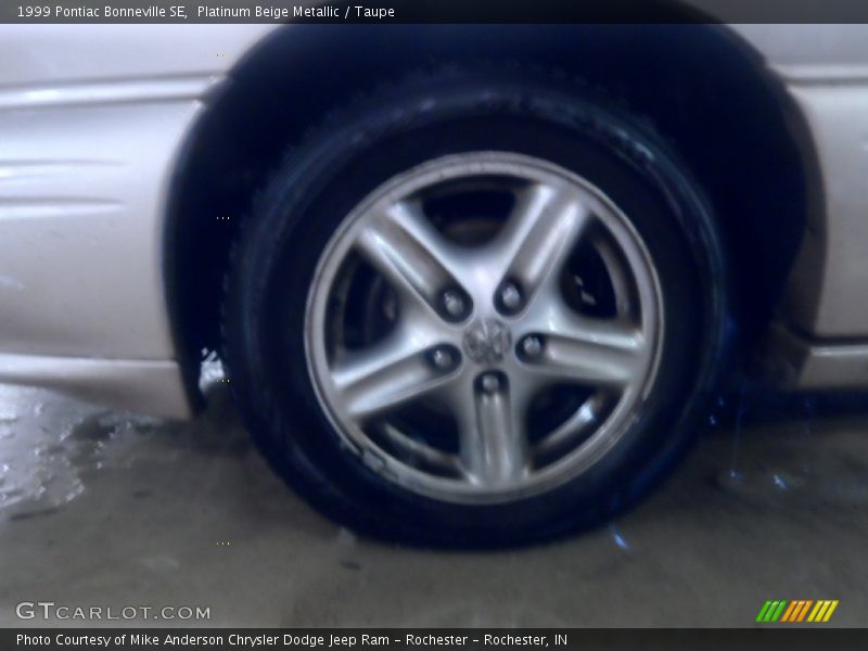Platinum Beige Metallic / Taupe 1999 Pontiac Bonneville SE