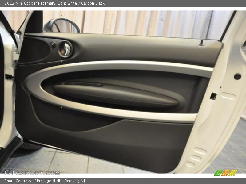 Light White / Carbon Black 2013 Mini Cooper Paceman