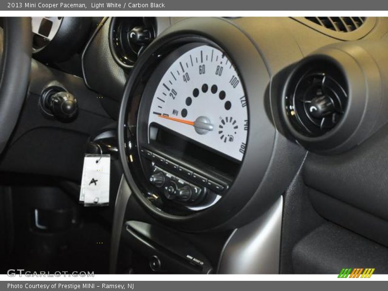 Light White / Carbon Black 2013 Mini Cooper Paceman